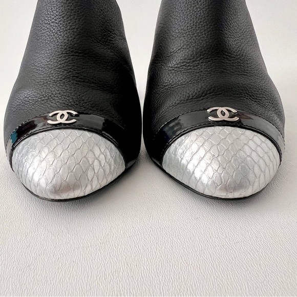 CHANEL | Black Leather Pointed High Heel Mules CC Logo Silver Scales EU 37.5 - Picture 3 of 14
